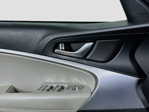 Used 2024 Genesis G70 2.5T RWD image 15