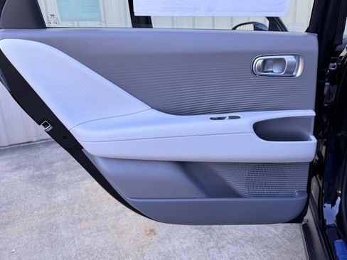 New 2025 Hyundai Ioniq 6 Limited image 25