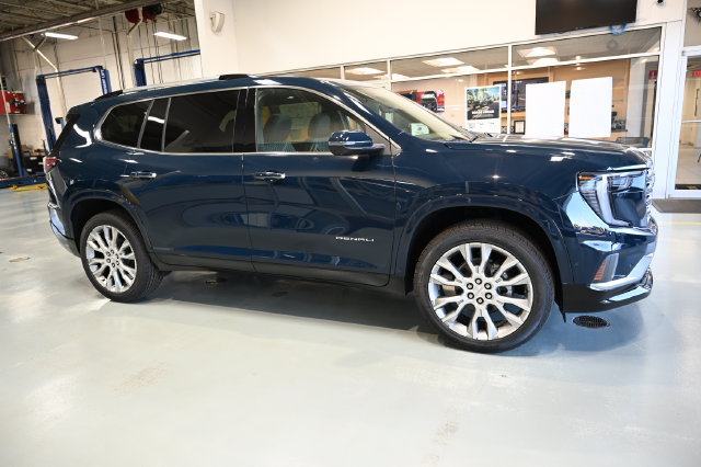 New 2027 GMC Acadia Denali w/ Denali Reserve Package AWD/4WD image 4