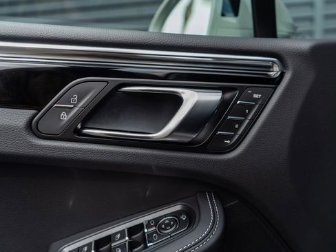 New 2026 Porsche Macan S image 32