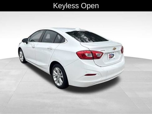 Used 2019 Chevrolet Cruze LT w/ Convenience Package FWD image 6