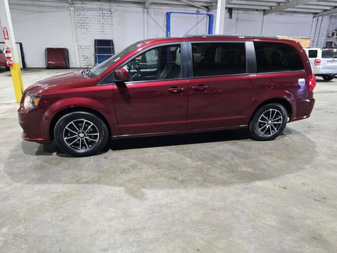 Used 2019 Dodge Grand Caravan GT image 4