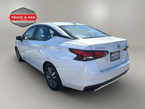 Used 2024 Nissan Versa SV FWD image 3