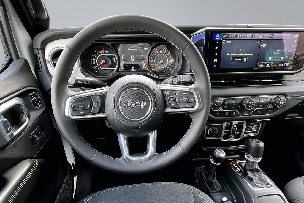 Used 2026 Jeep Wrangler Unlimited Sahara AWD/4WD image 5
