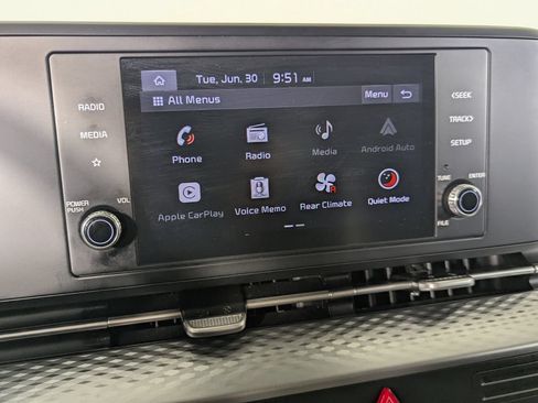 Used 2022 Kia Carnival LX FWD image 17