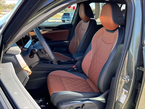 New 2026 Volkswagen Tiguan SEL R-Line image 9