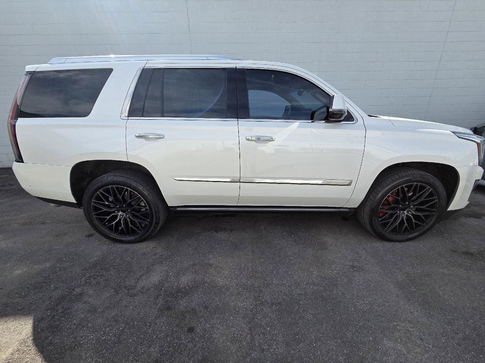 Used 2019 Cadillac Escalade Premium Luxury w/ LPO, Radiant Package AWD/4WD image 3