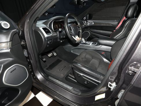 Used 2019 Jeep Grand Cherokee SRT AWD/4WD image 3