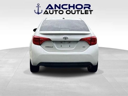 Used 2017 Toyota Corolla SE w/ SE Premium Package FWD image 7