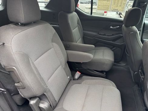 Used 2023 Chevrolet Traverse LT image 28