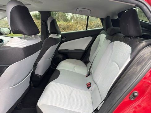 Used 2018 Toyota Prius Three w/ Advanced Technology Package image 16