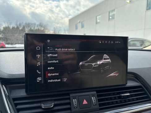 Used 2021 Audi Q5 Premium Plus w/ Premium Plus Package image 40