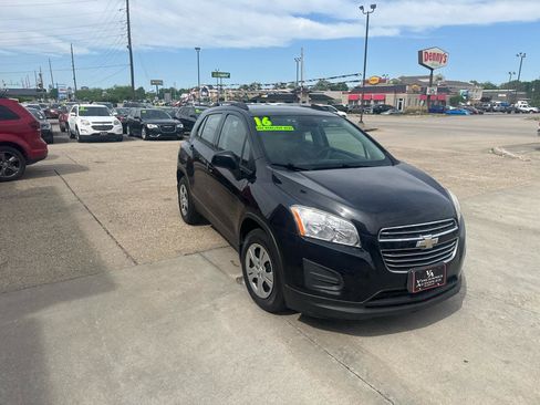 Used 2016 Chevrolet Trax LS w/ LPO, Protection Package image 4