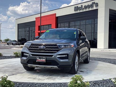 Used 2021 Ford Explorer XLT w/ Equipment Group 202A image 1