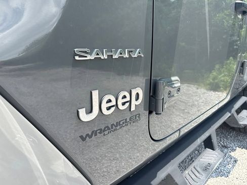 Used 2020 Jeep Wrangler Unlimited Sahara AWD/4WD image 8