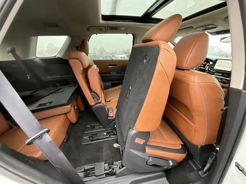 Used 2023 Nissan Pathfinder Platinum w/ Cargo Package image 20