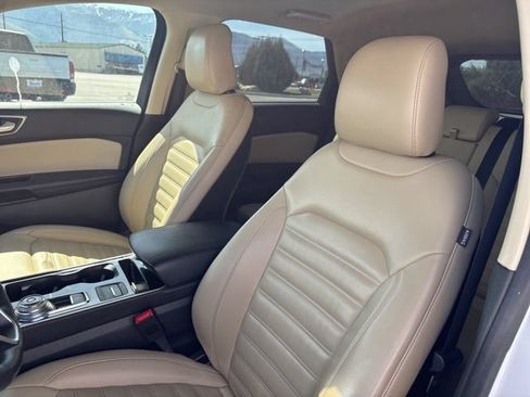 Used 2020 Ford Edge SEL AWD/4WD image 11