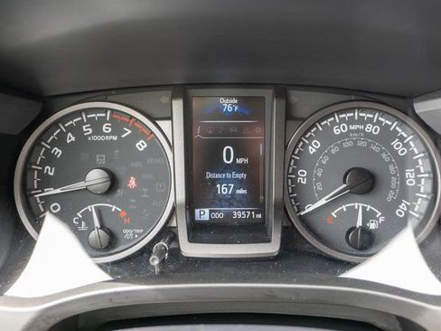 Used 2022 Toyota Tacoma TRD Sport AWD/4WD image 19