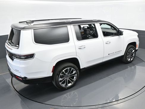 Used 2024 Jeep Grand Wagoneer Series III image 46