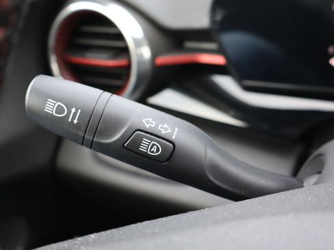 Used 2025 Chevrolet Trax RS w/ Driver Confidence Package image 22