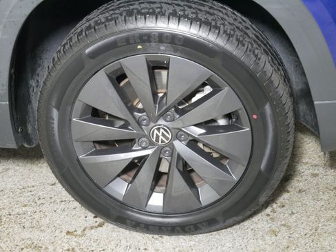 Used 2022 Volkswagen Taos S w/ IQ Drive S Package AWD/4WD image 15