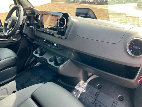 New 2026 Mercedes-Benz Sprinter 2500 image 17