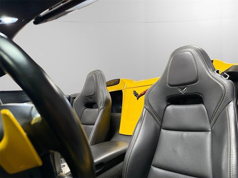 Used 2018 Chevrolet Corvette Stingray Convertible image 35