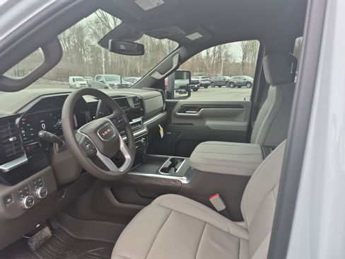 Used 2026 GMC Sierra 2500 SLT w/ SLT Premium Package image 10