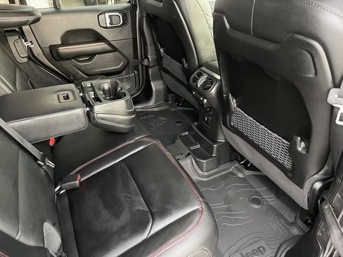 New 2026 Jeep Wrangler Unlimited Rubicon w/ Technology Group image 21