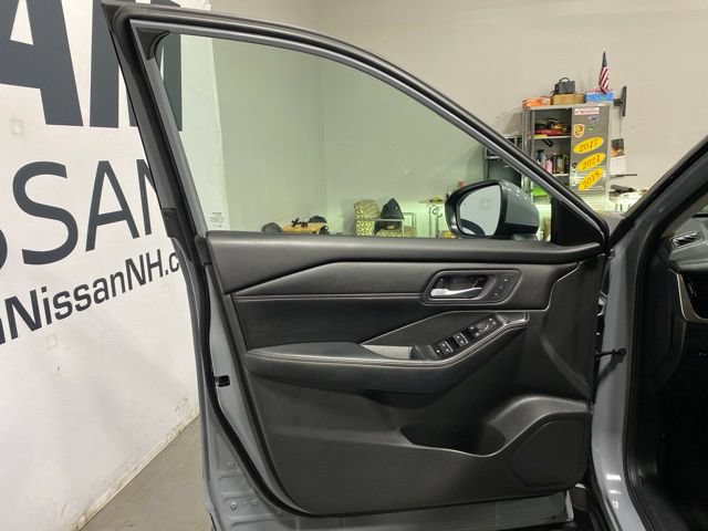 Certified 2024 Nissan Rogue SL w/ SL Premium Package AWD/4WD image 9