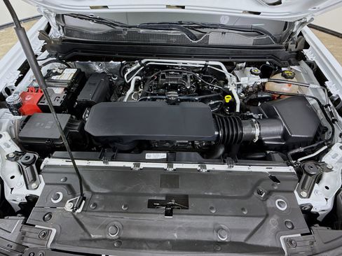 Used 2024 Chevrolet Colorado W/T w/ WT Convenience Package II RWD image 30