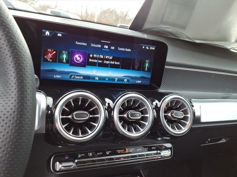 Certified 2025 Mercedes-Benz GLB 250 4MATIC image 20