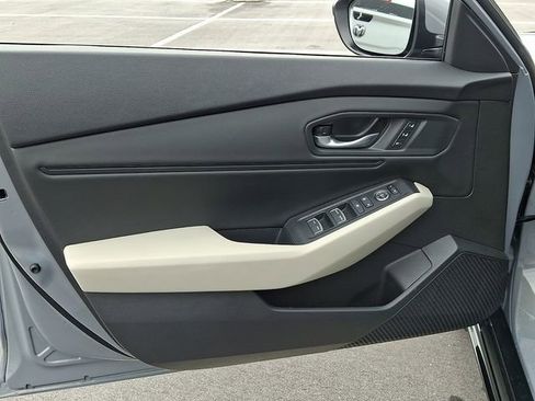 Used 2025 Honda Accord EX-L image 12