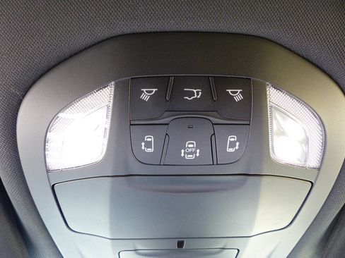 Used 2026 Chrysler Pacifica Select FWD image 38