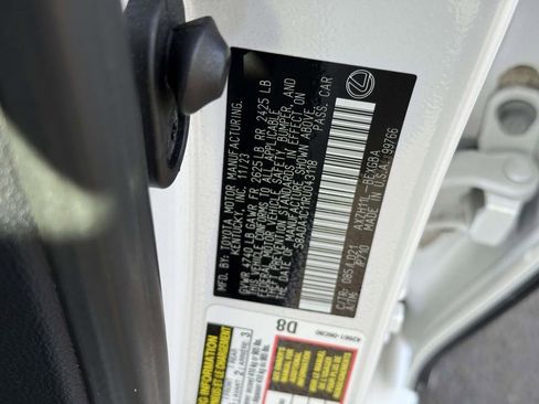 Used 2024 Lexus ES 300h w/ Premium Package image 31