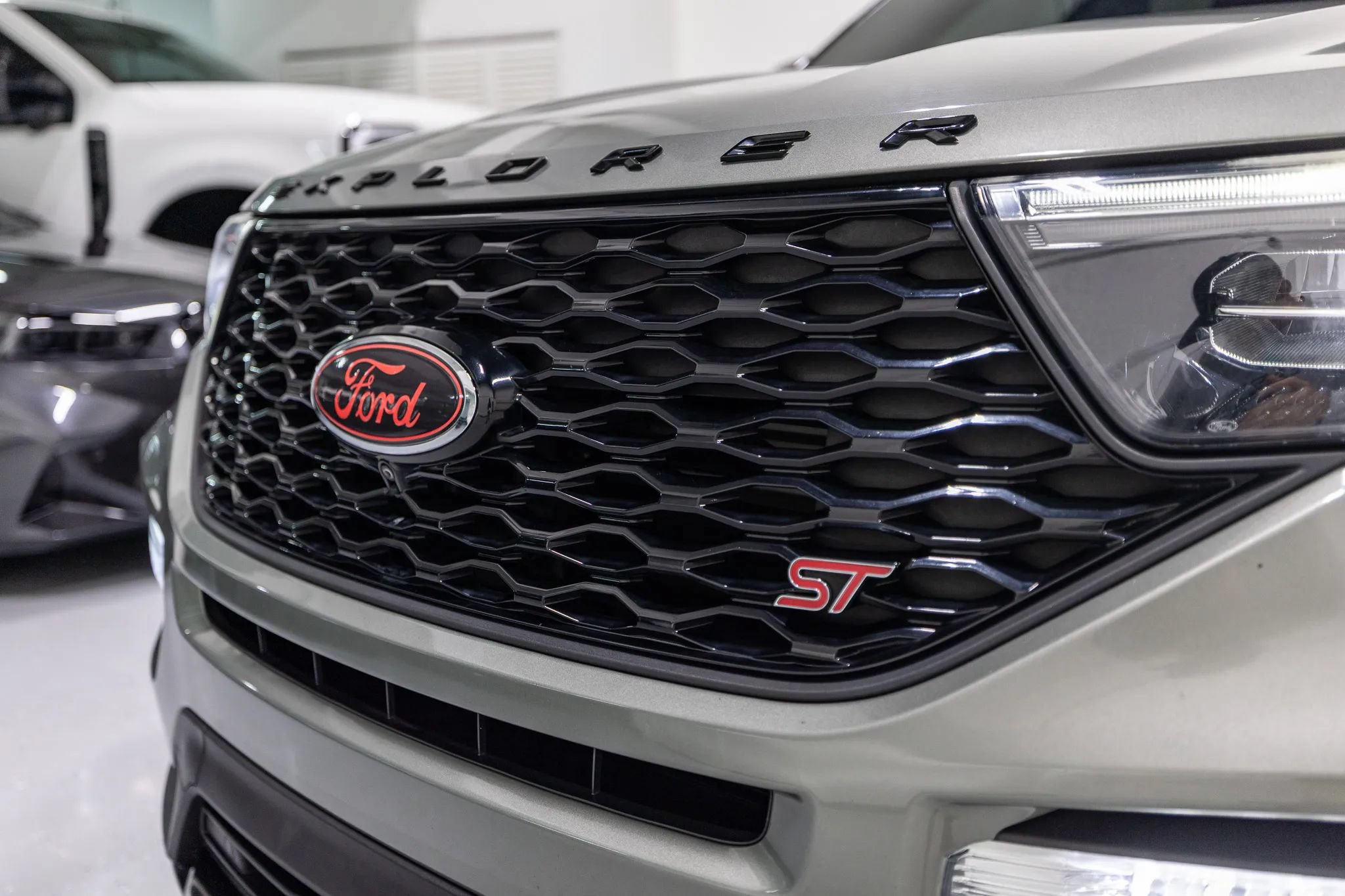 Used 2020 Ford Explorer ST w/ Premium Technology Package AWD/4WD image 8