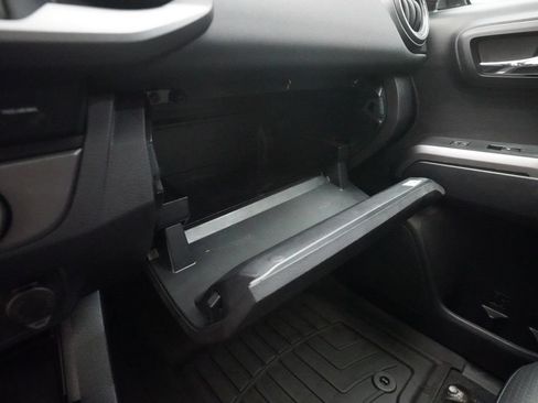 Used 2019 Toyota Tacoma TRD Pro AWD/4WD image 30