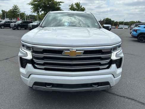 Used 2023 Chevrolet Silverado 1500 High Country w/ High Country Premium Package image 2