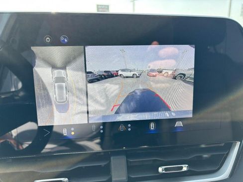 Used 2025 Chevrolet Equinox LT w/ Convenience Package II FWD image 20
