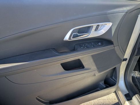 Used 2014 Chevrolet Equinox LS image 14