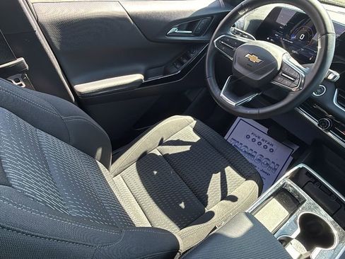 Used 2025 Chevrolet Equinox LT image 14