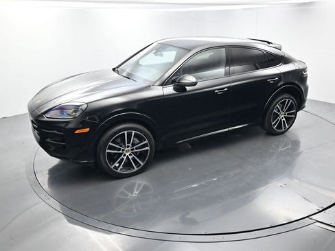 Certified 2024 Porsche Cayenne Coupe image 34