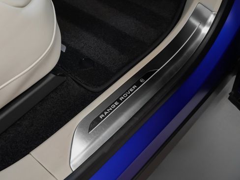 Used 2024 Land Rover Range Rover SV image 17