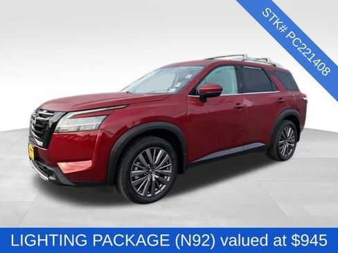 Used 2023 Nissan Pathfinder SL w/ SL Premium Package image 3