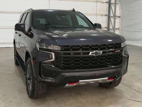 Used 2024 Chevrolet Tahoe Z71 w/ Luxury Package AWD/4WD image 7