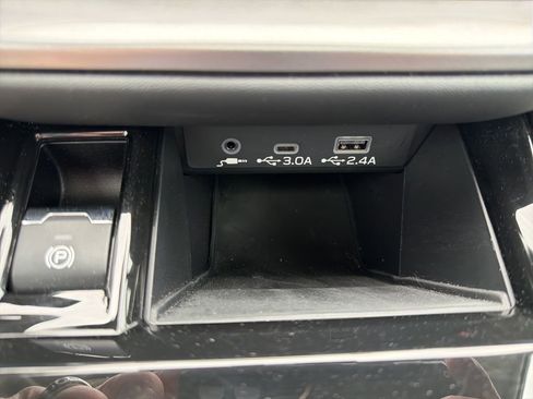 Certified 2025 Subaru Outback Limited image 38