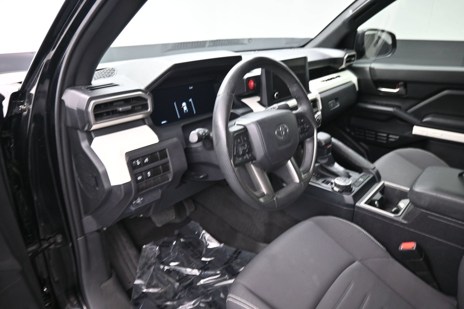 Used 2024 Toyota Tacoma TRD Off-Road AWD/4WD image 12