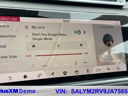 Used 2018 Land Rover Range Rover Velar R-Dynamic HSE image 37