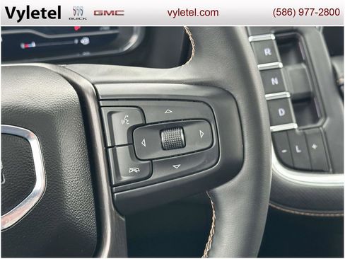 Used 2023 GMC Yukon XL AT4 image 26