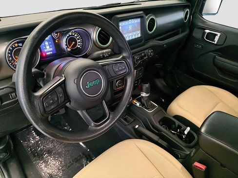 Used 2023 Jeep Gladiator Sport image 7